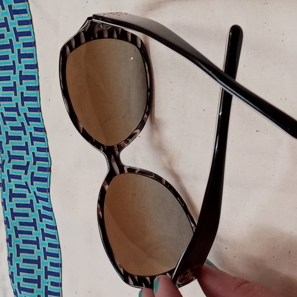 🍊 Tory Burch Black & Rose-Gold Polarized Sunglasses Pre-owned - Picture 4 of 16